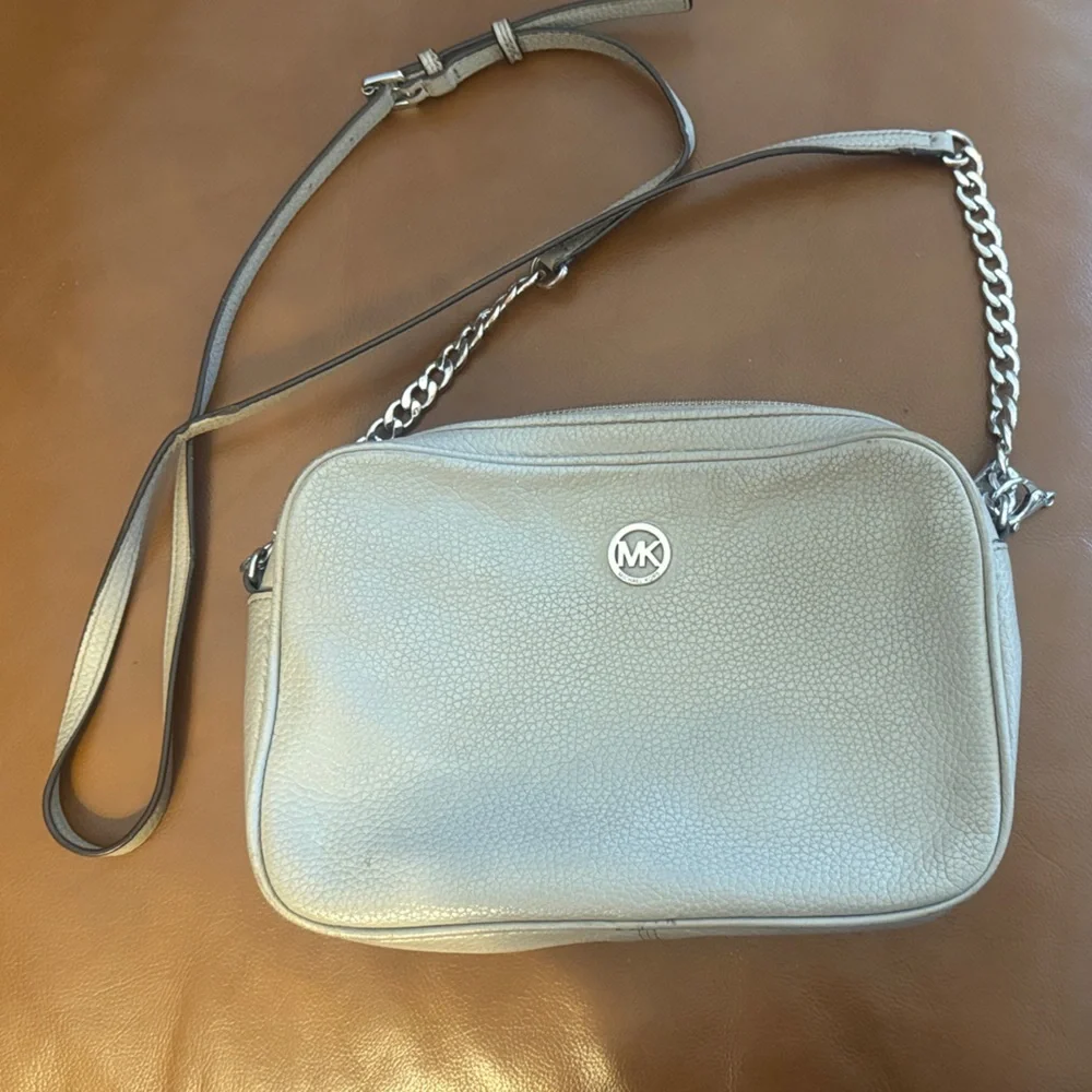 Michael Kors Beige Crossbody Bag with Chain Strap - Picture 1 of 4